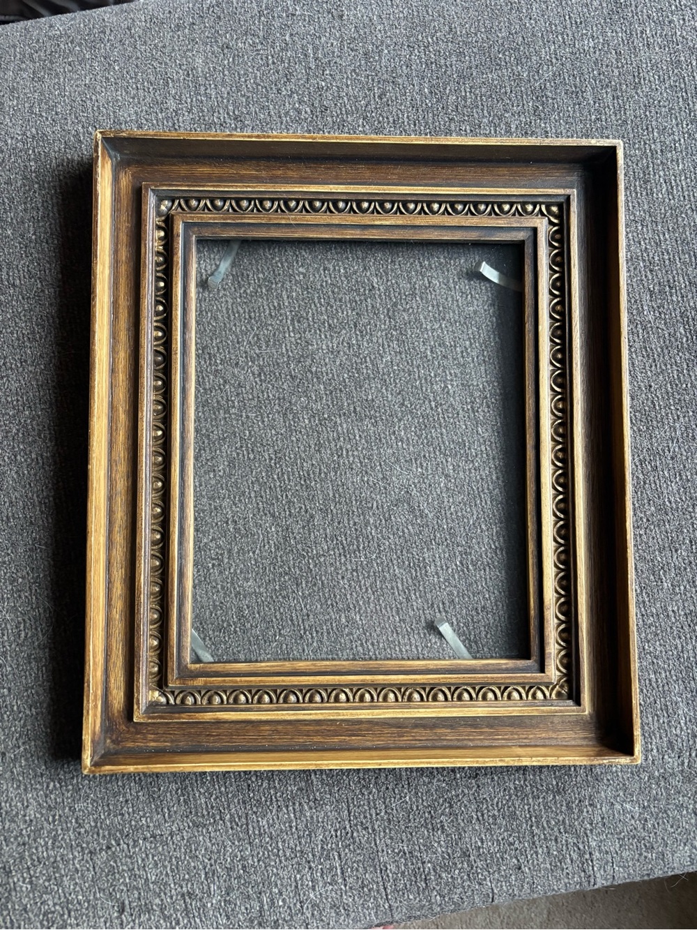 Antique-Style Picture Frame with Decorative Bead Trim